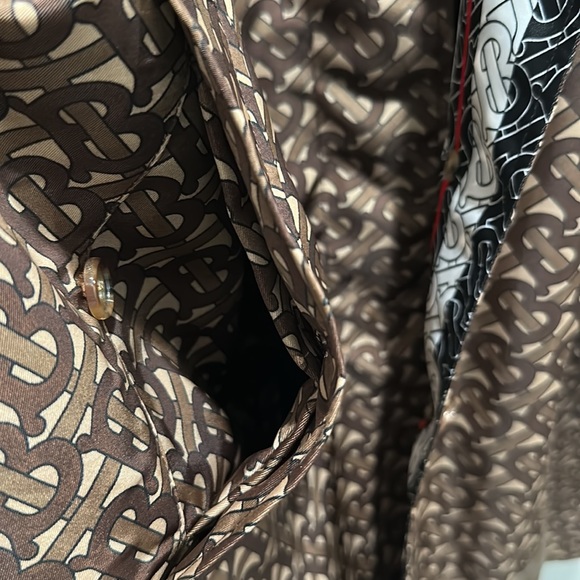 Burberry coat - Picture 11 of 13